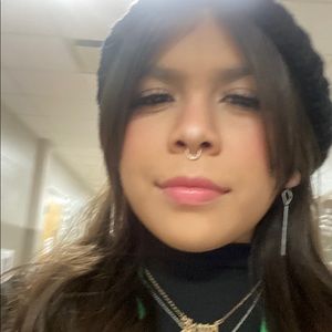 Meet your Posher, Beatriz